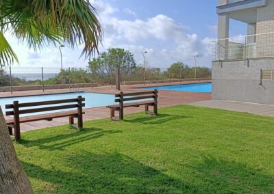 piscina-junto-al-mar